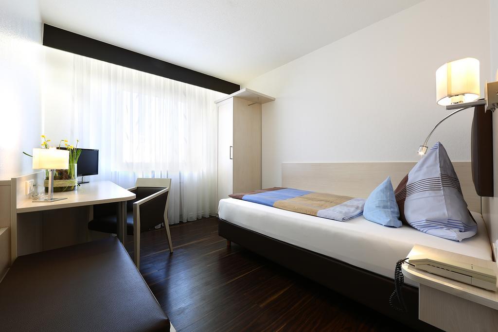 Hotel Kaiserpfalz Πάντερμπορν Εξωτερικό φωτογραφία